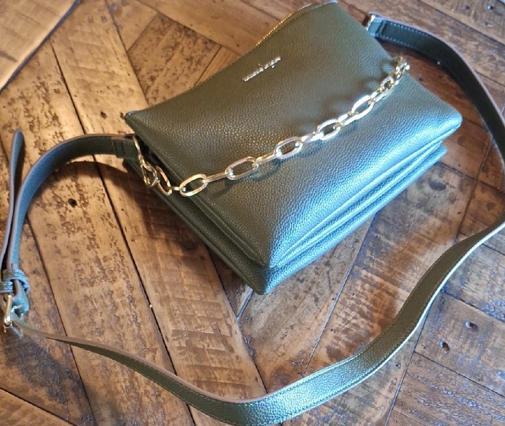 Chic Green and Gold Crossbody Bag